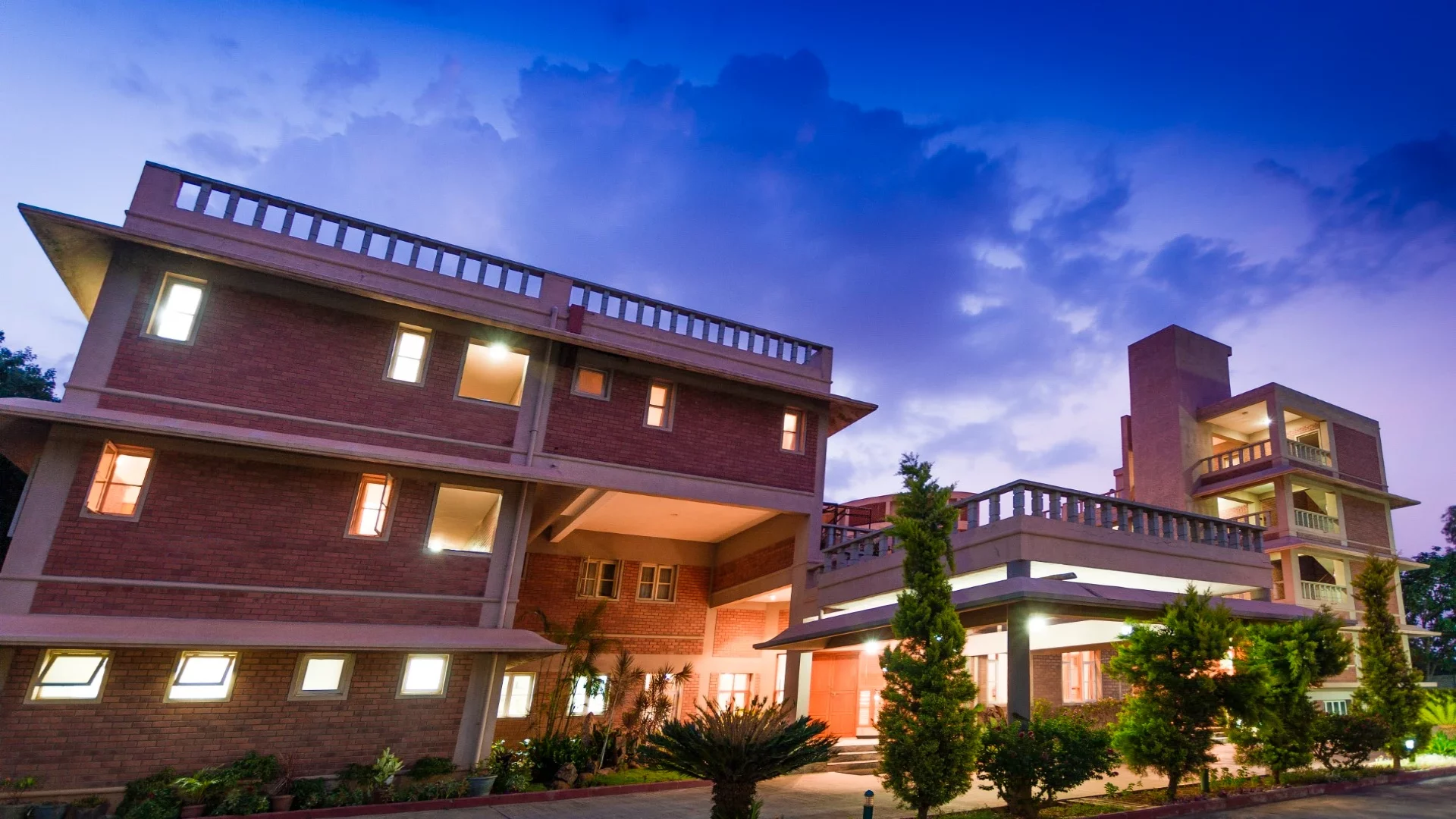 Saiacs CEO Centre